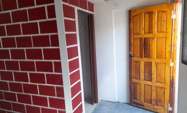 VENTA CASA 3 AMB VARELA CON LOCAL Y DPTOS PARA ALQ