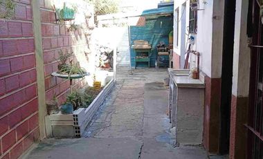 VENTA CASA 3 AMB VARELA CON LOCAL Y DPTOS PARA ALQ