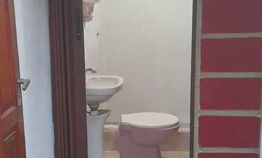 VENTA CASA 3 AMB VARELA CON LOCAL Y DPTOS PARA ALQ