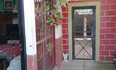 VENTA CASA 3 AMB VARELA CON LOCAL Y DPTOS PARA ALQ