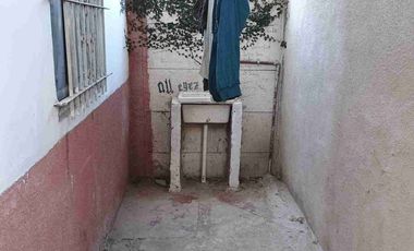VENTA CASA 3 AMB VARELA CON LOCAL Y DPTOS PARA ALQ