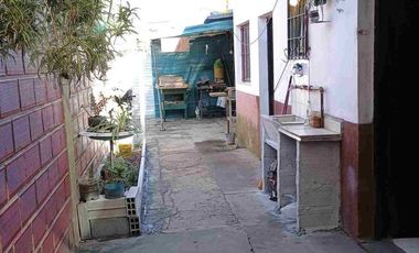 VENTA CASA 3 AMB VARELA CON LOCAL Y DPTOS PARA ALQ