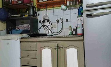 VENTA CASA 3 AMB VARELA CON LOCAL Y DPTOS PARA ALQ