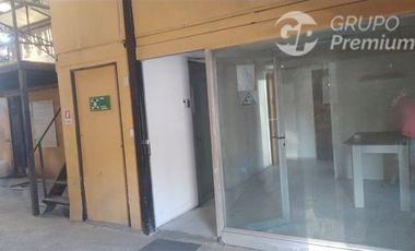 Industrial en Arriendo en AV, Dorsal \ Av. Fermín Vivaceta - Se arrienda galpón industrial UF 50.