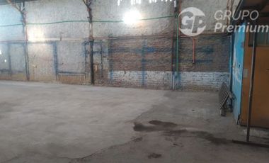 Industrial en Arriendo en AV, Dorsal \ Av. Fermín Vivaceta - Se arrienda galpón industrial UF 50.