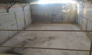 Industrial en Arriendo en AV, Dorsal \ Av. Fermín Vivaceta - Se arrienda galpón industrial UF 50.