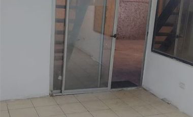 Industrial en Arriendo en AV, Dorsal \ Av. Fermín Vivaceta - Se arrienda galpón industrial UF 50.