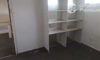 Industrial en Arriendo en AV, Dorsal \ Av. Fermín Vivaceta - Se arrienda galpón industrial UF 50.