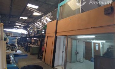 Industrial en Arriendo en AV, Dorsal \ Av. Fermín Vivaceta - Se arrienda galpón industrial UF 50.