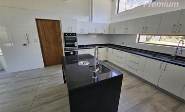 Casa en Arriendo en LA MEJOR OPCION DE COMPRA HACIENDA CHACABUCO