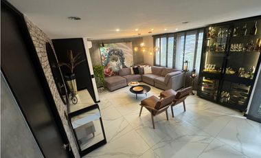 Venta de Apartaestudio Remodelado Medellín  El Poblado, Ciudad del Río