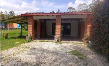 Arriendo finca en La Ceja - uso residencial o comercial