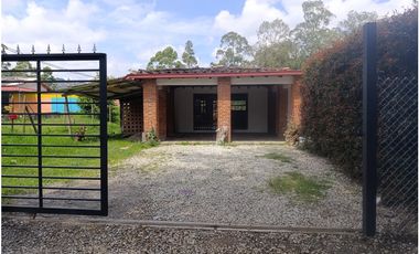 Arriendo finca en La Ceja - uso residencial o comercial
