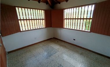 Arriendo finca en La Ceja - uso residencial o comercial