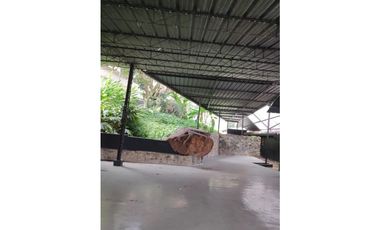 SE VENDE LOTE EN MEDELLIN