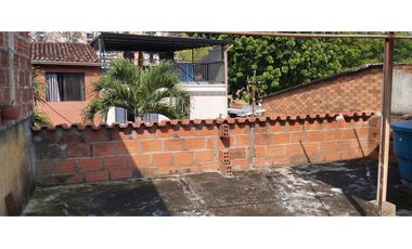SE VENDE CASA EN EL BARRIO MANATIAL DE FLORIDABLANCA SANTANDER