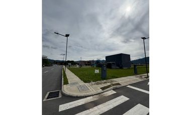 SE VENDE LOTE UNIFAMILIAR EN LA CEJA UNIDAD CERRADA ESQUINERO
