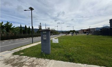 SE VENDE LOTE UNIFAMILIAR EN LA CEJA UNIDAD CERRADA ESQUINERO