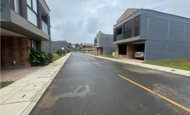 SE VENDE LOTE EN LA CEJA UNIDAD CERRADA PARA VIVIENDA  UNIFAMILIAR
