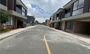 SE VENDE LOTE EN LA CEJA UNIDAD CERRADA PARA VIVIENDA  UNIFAMILIAR