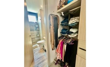 ELEGANTE Y ESPECTACULAR APARTAMENTO EN VENTA AMPLIO BALCON.