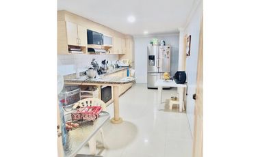 SE VENDE EXCLUSIVA Y AMPLIA CASA EN CONJUNTO EN VILLA SANTOS