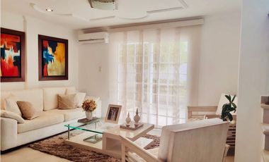 SE VENDE EXCLUSIVA Y AMPLIA CASA EN CONJUNTO EN VILLA SANTOS