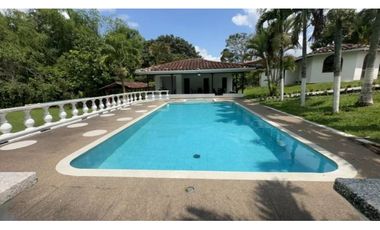 Casa campestre en condominio para arriendo en Cerritos,Pereira!!!