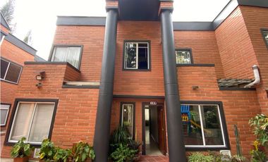 VENDEMOS OPORTUNIDAD DE CASA EN EL POBLADO-EL CAMPESTRE