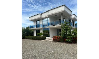 Casa campestre en venta a 5 minutos del parque de Acacías