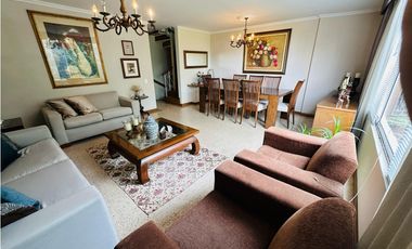 VENDO HERMOSA CASA POBLADO - SECTOR CAMPESTRE