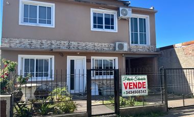 Se vende casa con 2 departamentos en María Grande