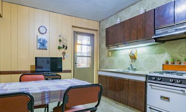 VENTA PROPIEDAD MULTIFAMILIAR EN CASEROS PERMUTA