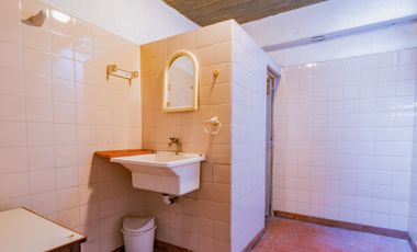 VENTA PROPIEDAD MULTIFAMILIAR EN CASEROS PERMUTA