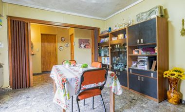 VENTA PROPIEDAD MULTIFAMILIAR EN CASEROS PERMUTA