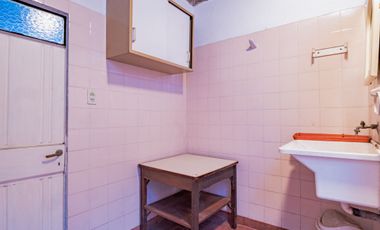 VENTA PROPIEDAD MULTIFAMILIAR EN CASEROS PERMUTA