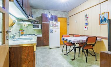VENTA PROPIEDAD MULTIFAMILIAR EN CASEROS PERMUTA