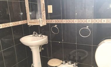VENDE CASA CON UNA HABITACION,  PLOTTIER