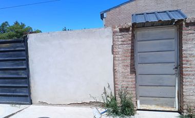 VENDE CASA CON UNA HABITACION,  PLOTTIER