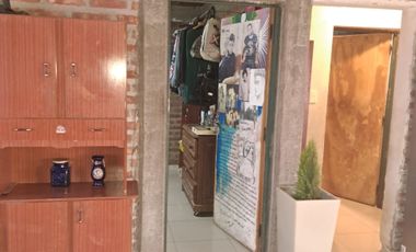 VENDE CASA CON UNA HABITACION,  PLOTTIER