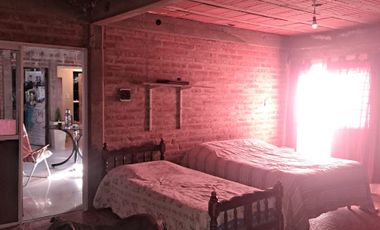 VENDE CASA CON UNA HABITACION,  PLOTTIER