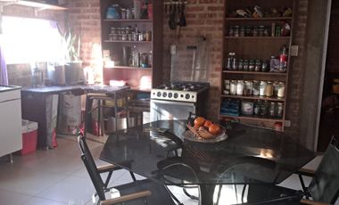 VENDE CASA CON UNA HABITACION,  PLOTTIER