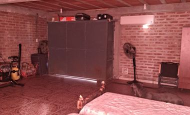 VENDE CASA CON UNA HABITACION,  PLOTTIER