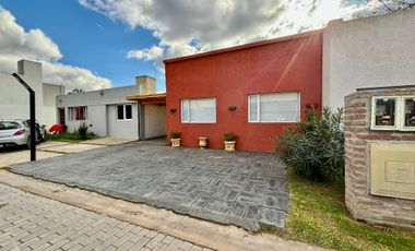 CASA 3 AMBIENTES BARRIO HARAS FACUNDO ITUZAINGO