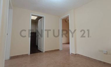 En Venta casa de 3 dormitorios San Antonio conjunto Laguna Azul