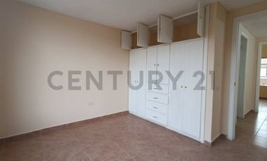 En Venta casa de 3 dormitorios San Antonio conjunto Laguna Azul