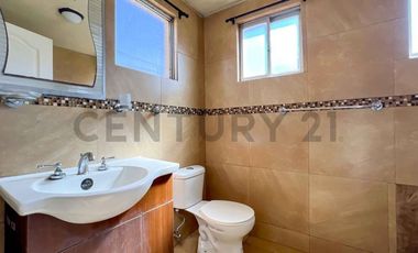 En Venta casa de 3 dormitorios San Antonio conjunto Laguna Azul