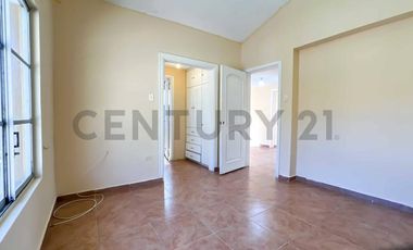 En Venta casa de 3 dormitorios San Antonio conjunto Laguna Azul