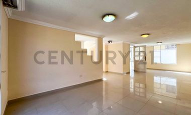 En Venta casa de 3 dormitorios San Antonio conjunto Laguna Azul