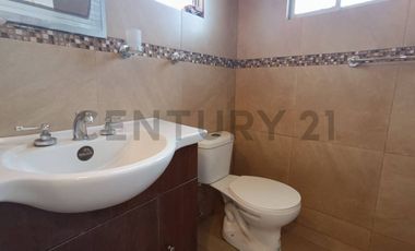 En Venta casa de 3 dormitorios San Antonio conjunto Laguna Azul